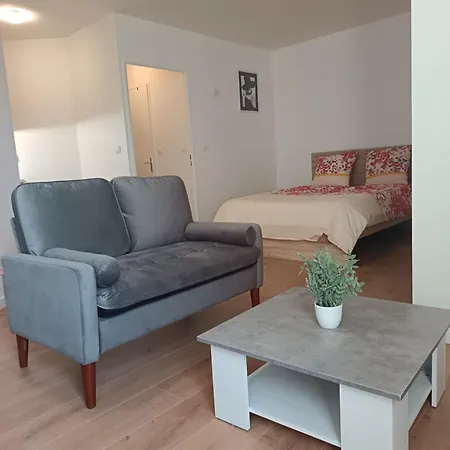 Nandy Apartment *